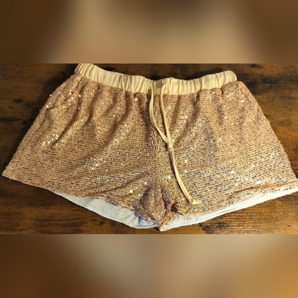 Jess Lea Pants - Gold Cargo Shorts with Elastic Waistband and Relaxed Fit